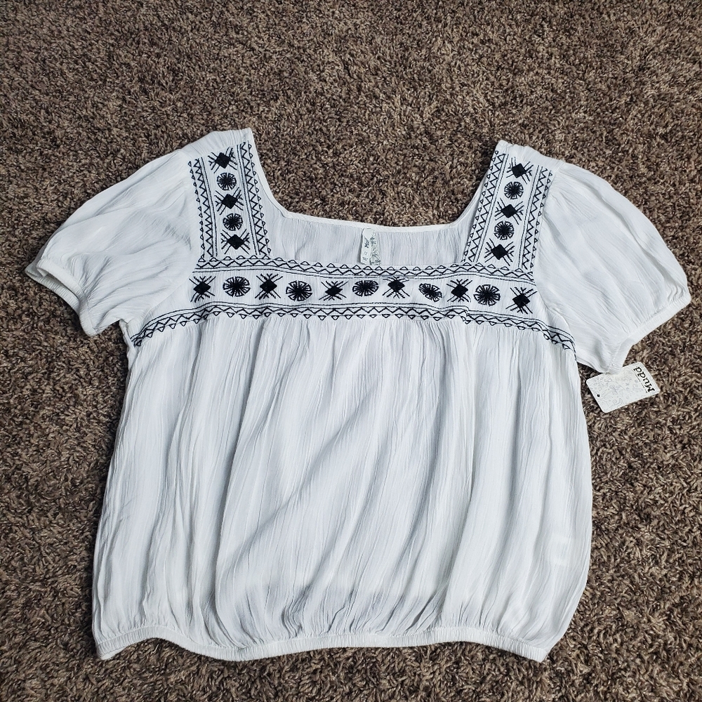 Mudd- White Embroidered Blouse